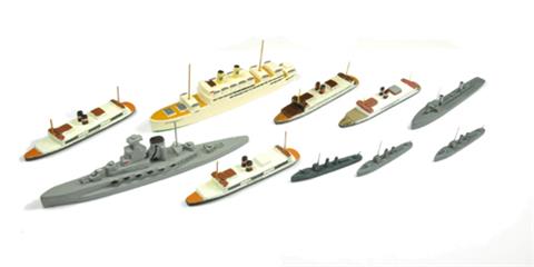 Konvolut 10 Schiffe (neu lackiert)