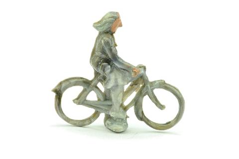 Radfahrer (weiblich), misch-weiß