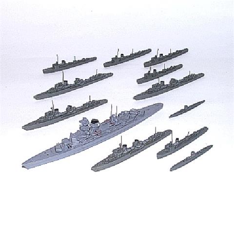 Konvolut 12 Kriegsschiffe (Bakelit)