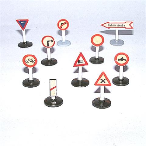 Konvolut 10 Verkehrszeichen (1.Version)