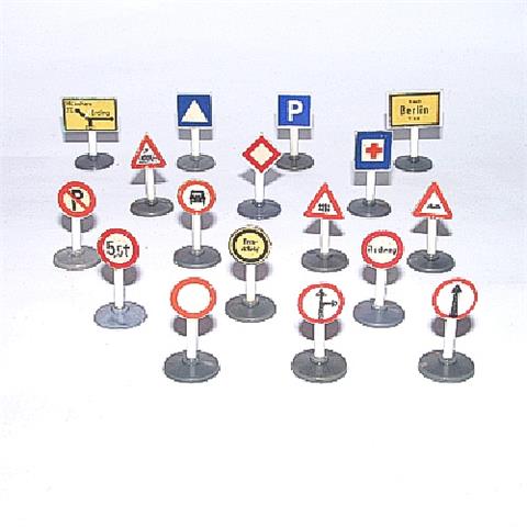 Konvolut 17 Verkehrszeichen (1.Version)