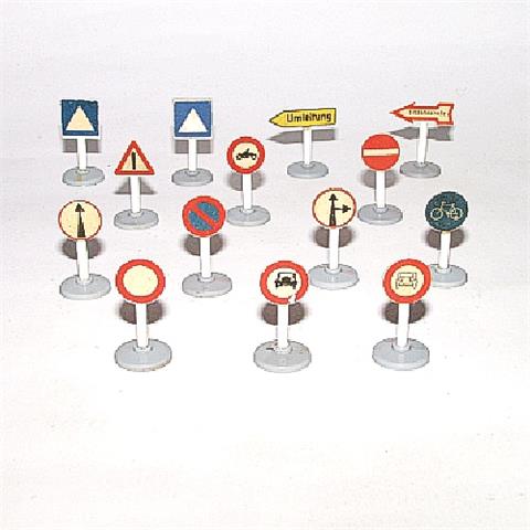Konvolut 14 Verkehrszeichen (2.Version)