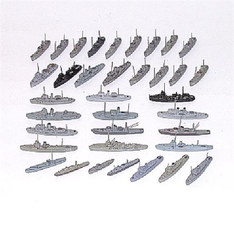 Konvolut 36 kleine Kriegsschiffe
