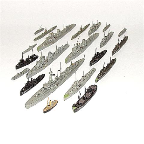 Konvolut 21 kleine Kriegsschiffe