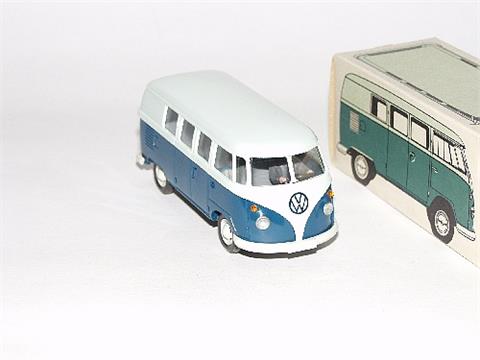 VW-Bus, papyrusweiß/ozeanblau (im Ork)