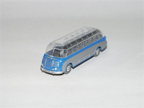 Setra-Bus, himmelblau