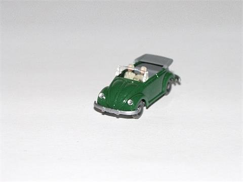 VW Käfer Cabrio mit Hörnern, laubgrün