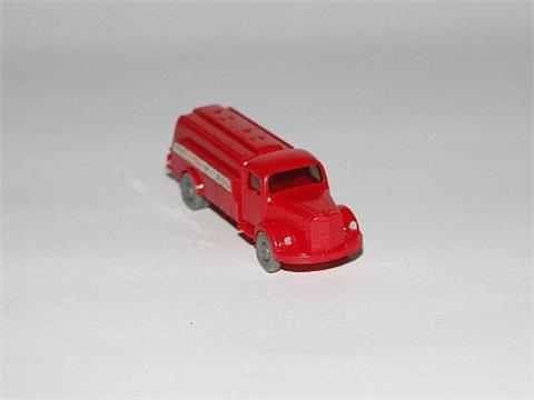 Alter Esso-Tankwagen MB 3500, rot