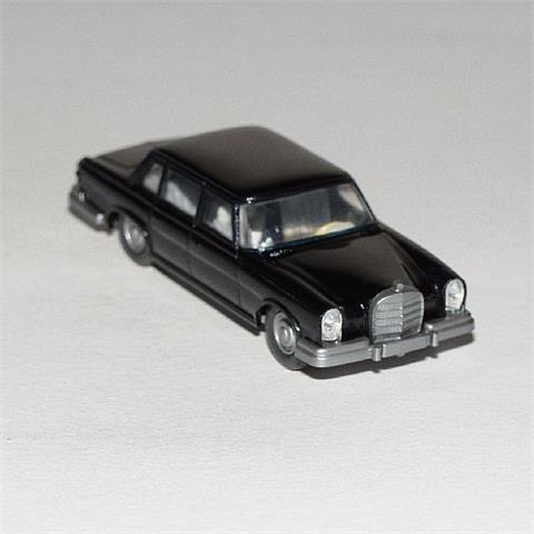 Mercedes 600, schwarz