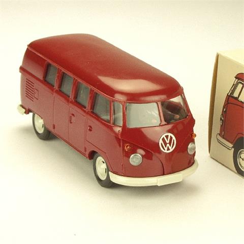 VW-Bus (ab 1961), hellbraunrot (im Ork)