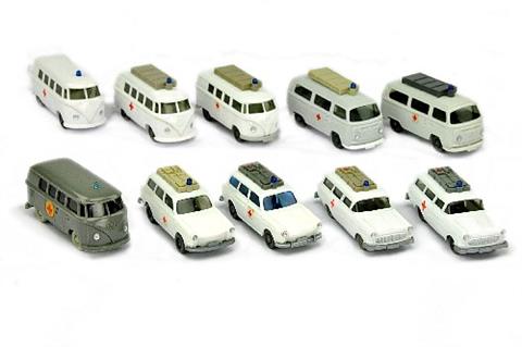 Konvolut 10 Rotkreuz-Fahrzeuge der 60er/70er J.