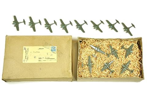 Feldpost-Versandkarton mit 14 Flugzeugen