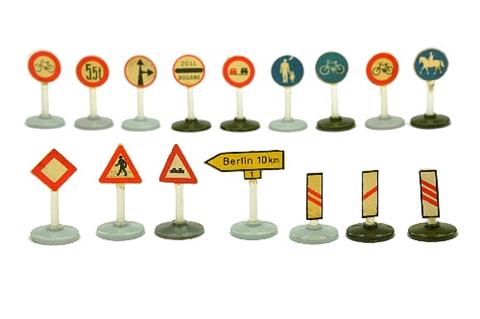 Konvolut 16 Verkehrszeichen (Typ 1)