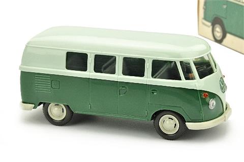 VW Bus (Typ 3), pap'weiß/diamantgrün (im Ork)