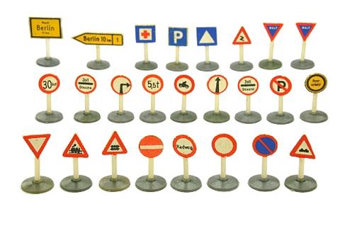 Konvolut 25 Verkehrszeichen (Typ 1)