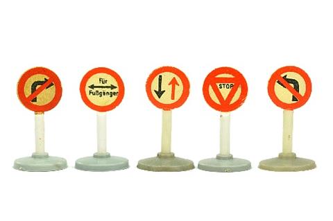 Konvolut 5 Auslands-Verkehrszeichen (Typ 1)