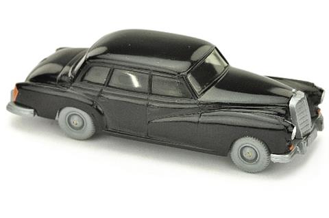 Mercedes 300, schwarz