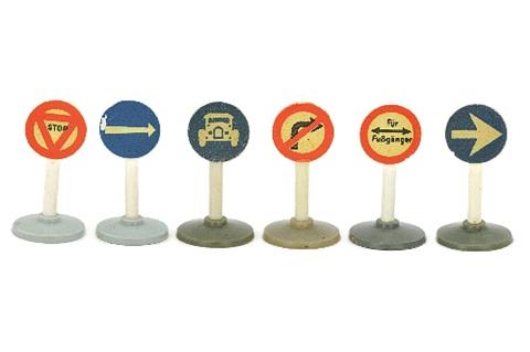 Konvolut 6 Auslands-Verkehrszeichen