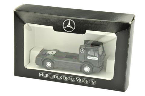 Mercedes - Renntruck, schwarz (im Ork)