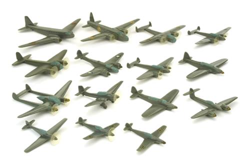 Konvolut 15 Flugzeuge (Grünlinge)