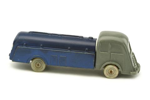 Tankwagen Fiat, betongrau/dunkelblau lackiert